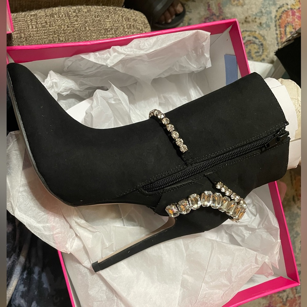 Black heeled Boots